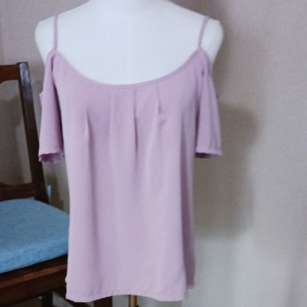 NWT-Women's Lavender Cold Shoulder Top